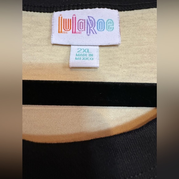 LuLaRoe tshirt brand new without tags size 2XL - Picture 2 of 2
